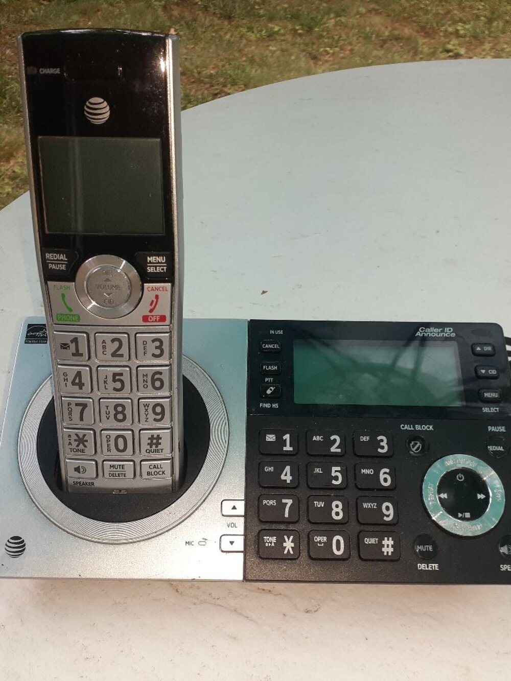 AT&T Handset Cordless Phone With Caller ID base